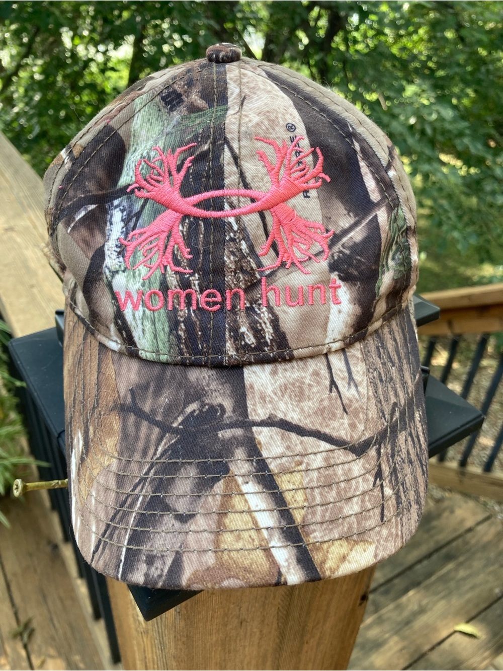 Under Armour “Women Hunt” Cap Snap Hat Pink Spellout Green Camo Hunting Outdoors